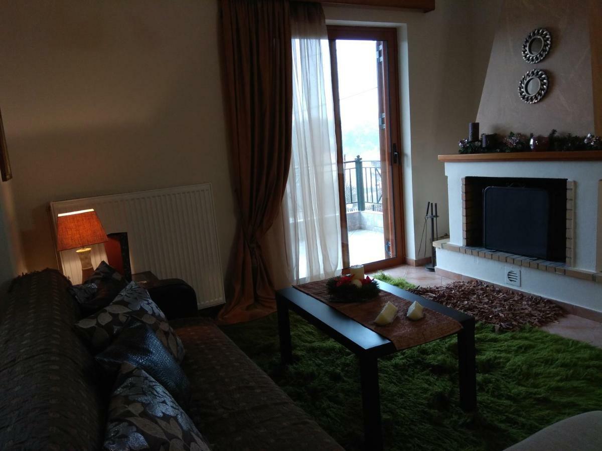 Apartment Mainades House Vytina